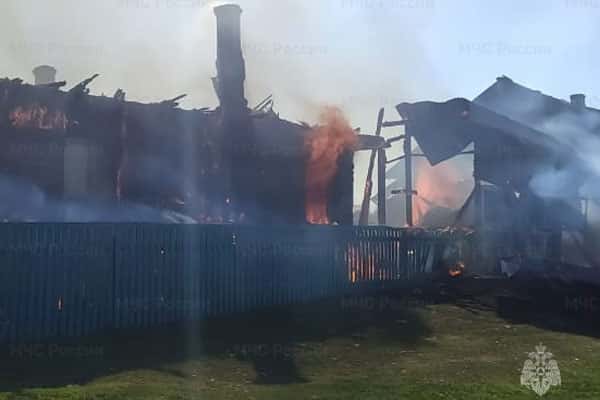 Накануне в поселке под Шалей сгорели два дома