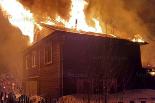 В селе под Шалей в крупном пожаре сгорел жилой дом