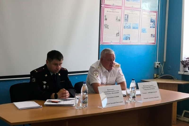 Три выговора объявил Александр Мешков во время посещения Шалинского ОВД
