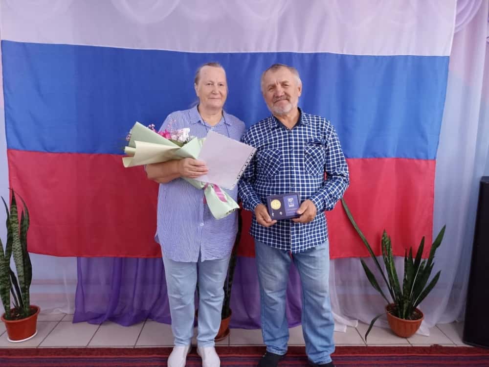 Под Шалей местных жителей наградили медалью «За любовь и верность»
