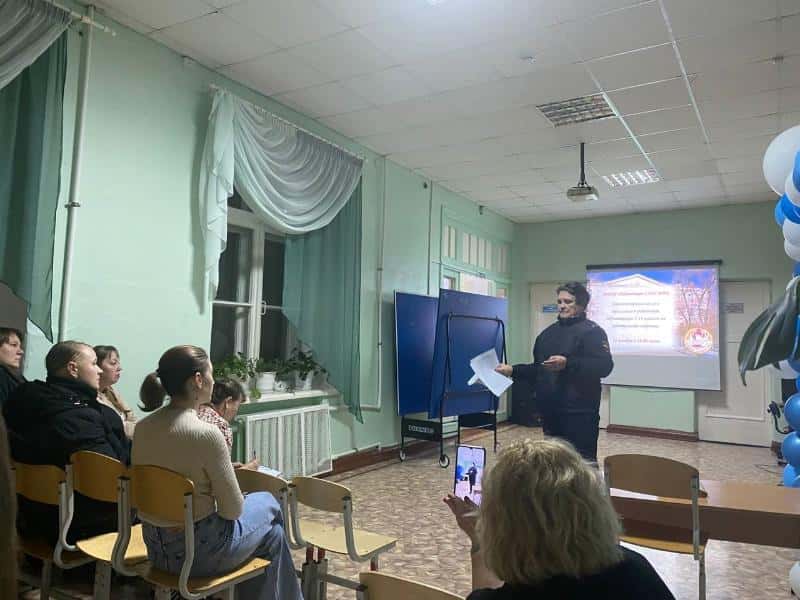 Шалинские полицейские рассказали подросткам об их правах и обязанностях