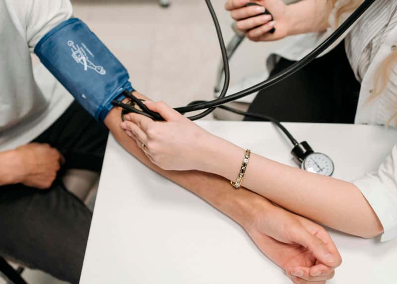 За год в Шале проверили здоровье 136 работников предприятий