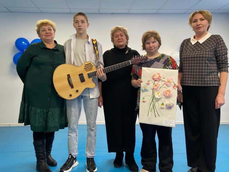 В Шале двух подростков наградили грамотами