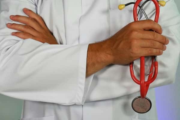 Врачи из Первоуральска провели медосмотр для маленьких жителей Шали