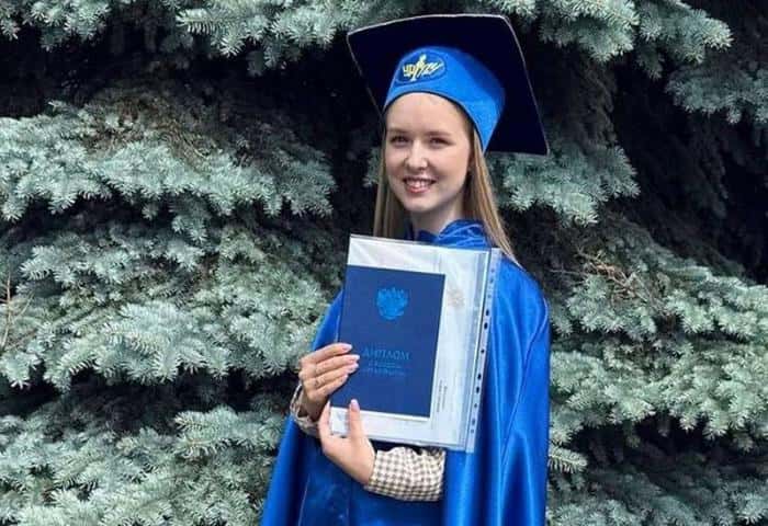 В деревню Шалинского района вернется молодая учительница, чтобы начать карьеру в родной школе