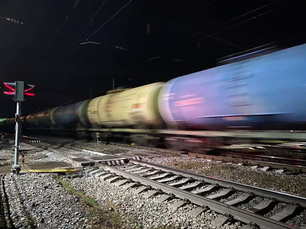 На Свердловской железной дороге ликвидировали пожар в цистернах с газовым конденсатом